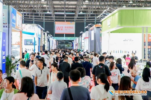 人流如潮星聚上海，家電銷售熱度攀升——第116屆中國日用百貨商品交易會盛大開幕